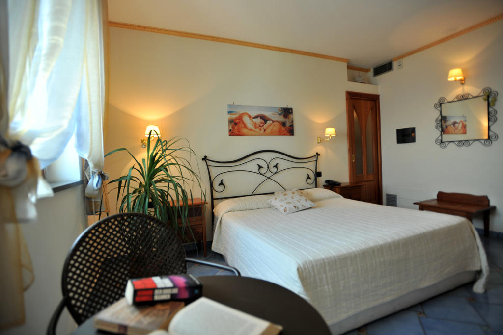 E Poi...Ravello Hotel Exterior photo
