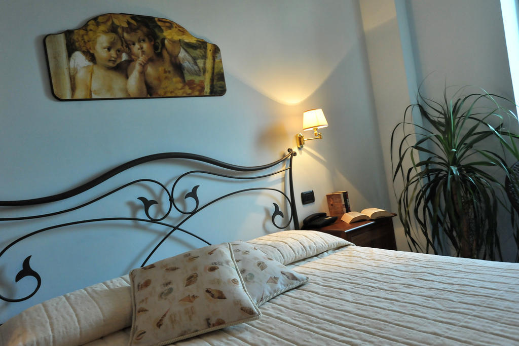 E Poi...Ravello Hotel Room photo